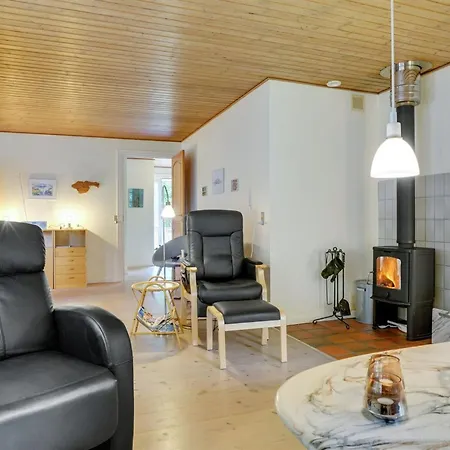 Maksimilian - 1-5km From The Sea By Interhome